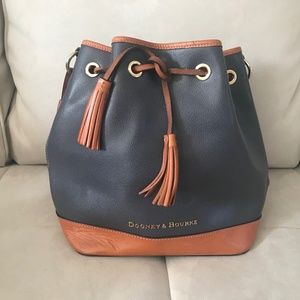 Dooney & Bourke pocketbook